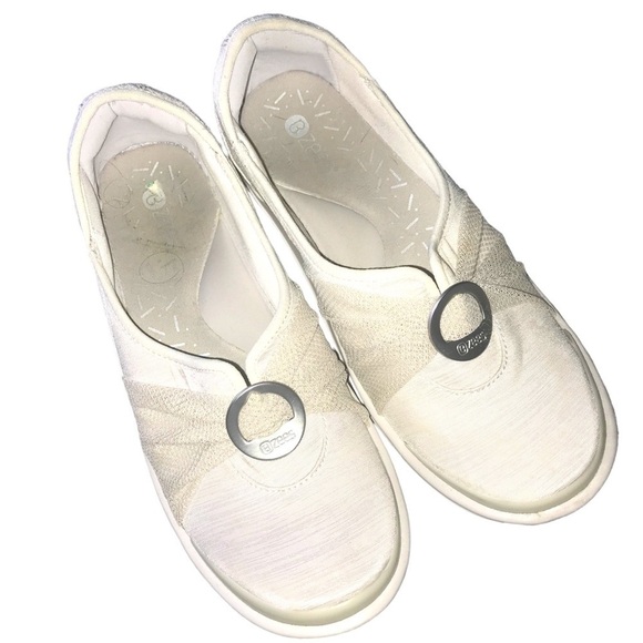 Bzees Minnie Slip On Wedge Shoes Cream Tan Woman’s Size 9 - Picture 1 of 8